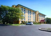 Quality Inn & Suites Hotels in Bensalem