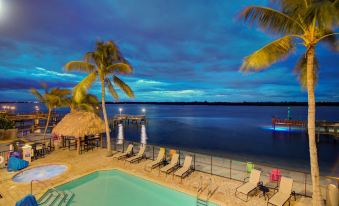 Hutchinson Island Plaza Hotel & Suites