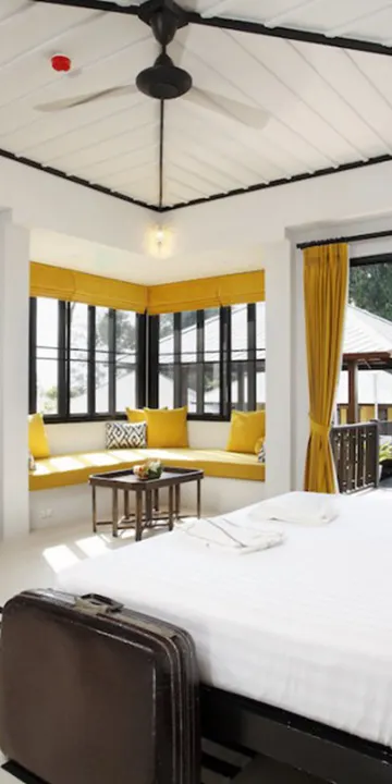 Hibiscus Pool Access