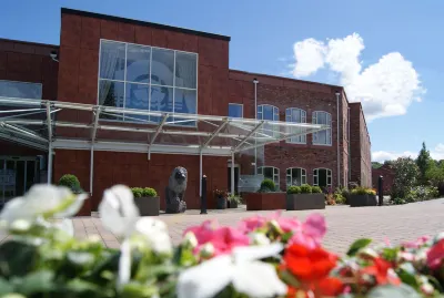 Lion Quays Resort Hotels in Llangollen