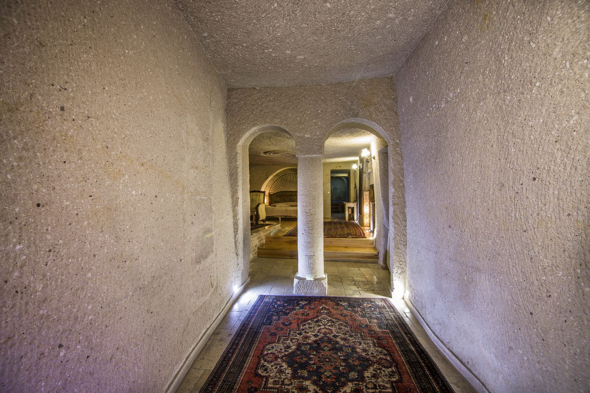 Roma Cave Suite