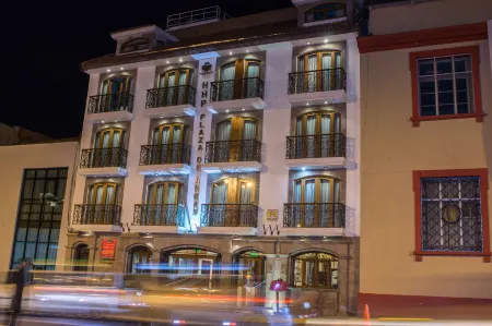Hotel Hacienda Plaza de Armas Отели в г. Пуно