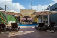 Best Western Plus Meridian Hotel - Rooftop Pools