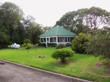 Emu Point Motel
