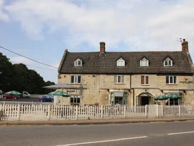 The Woolpack Inn Hotels in Oundle