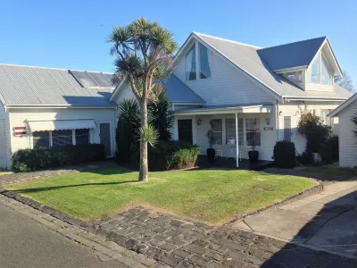 Ruby's Queenscliff Hotels in Portsea