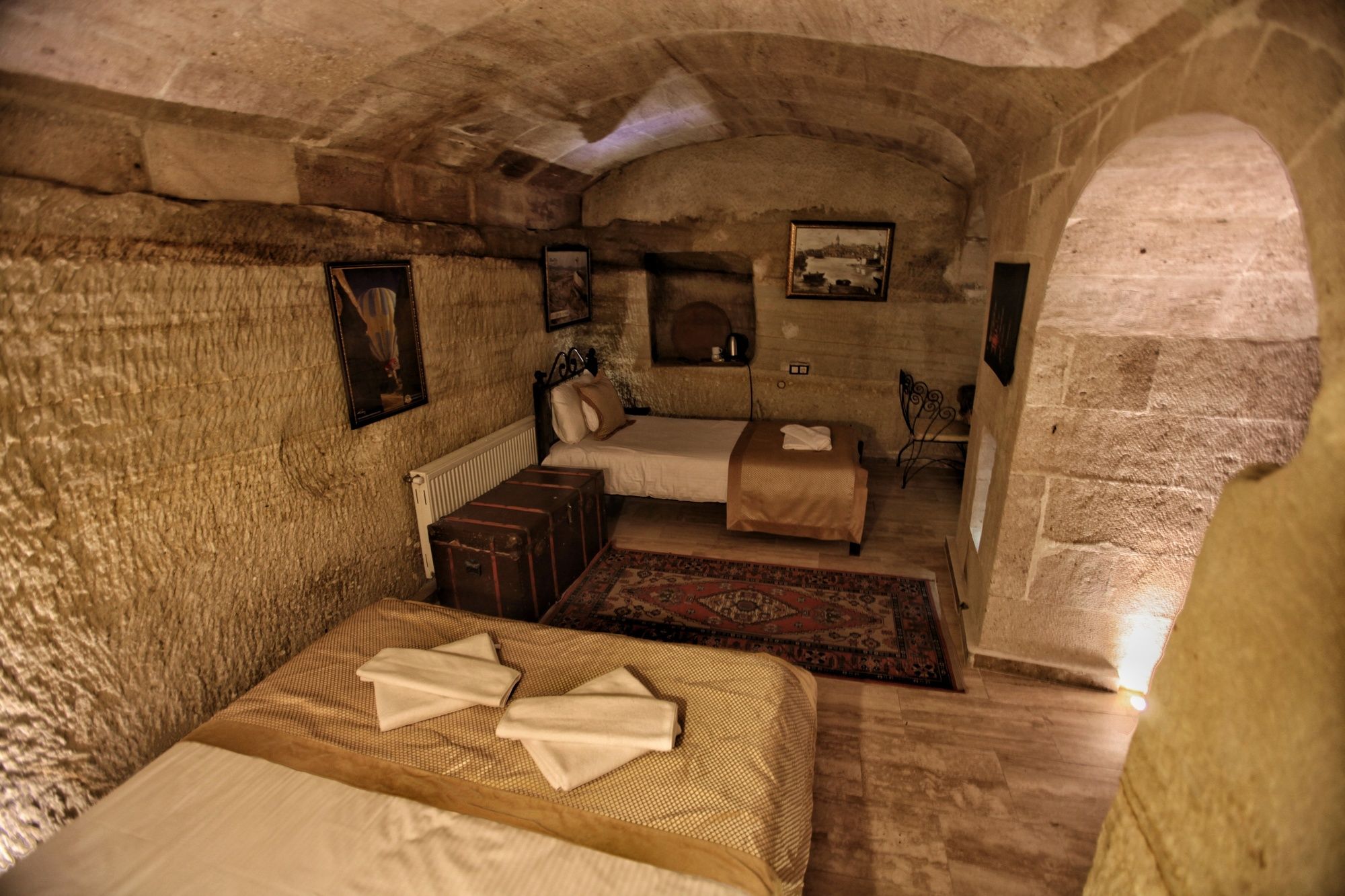 Emit Cave Hotel