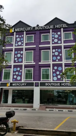 Mercury Boutique Hotel Отели рядом с достопримечательностью «Dataran Pahlawan Melake Megamall»