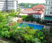 J Park Hotel - Rooftop Pools