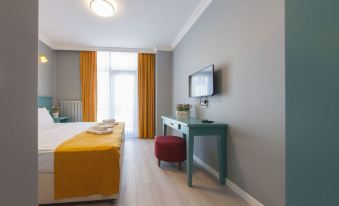 Room Room Motel