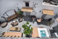 Dandy Cave Villa-Private Luxurious Waterfall Pool - Hot Tub Hotels in Pyrgos