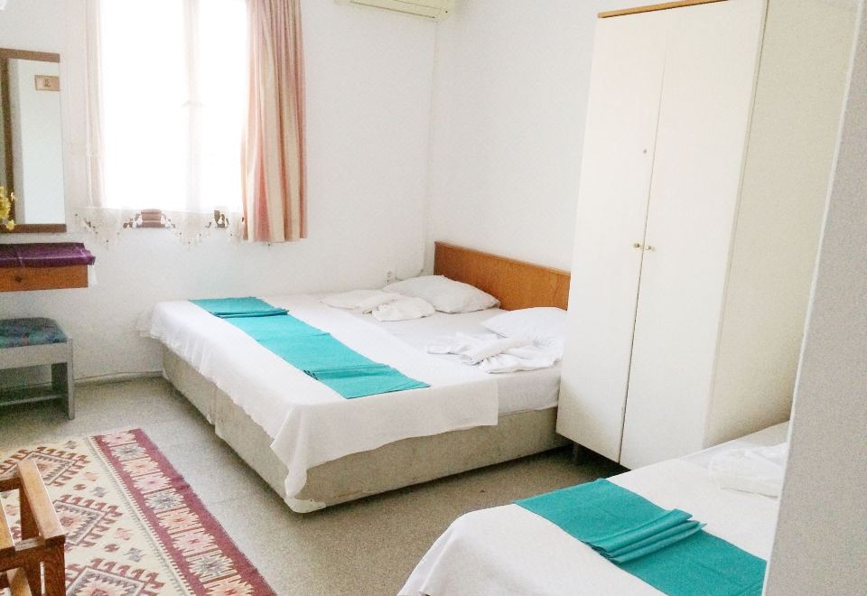Parmis Rooms - Housity