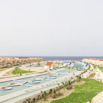 منتجع سي ورلد بيك الباتروس - مرسى علم Hotels near Quseir Port