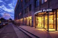 Crowne Plaza Berlin - Potsdamer Platz, an IHG Hotel Hotels near Annedore-Leber Park