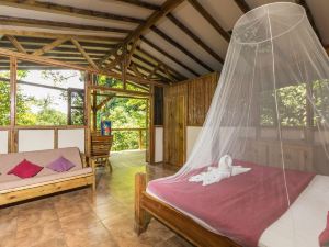 Finca Bellavista Treehouse Community