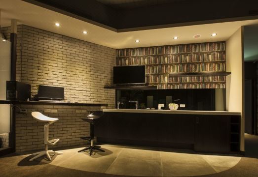 Queen Hotel II 객실