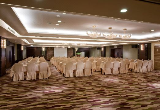 퀴나 플라자 호텔