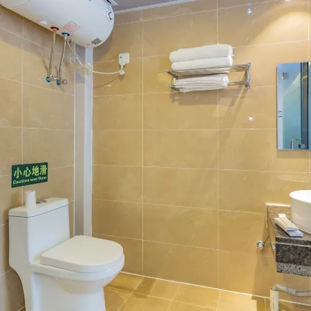 Beijing Caoyuan Hotel (Yonghegong Guijie store) Отели рядом с достопримечательностью «Станция метро Dongzhimen»