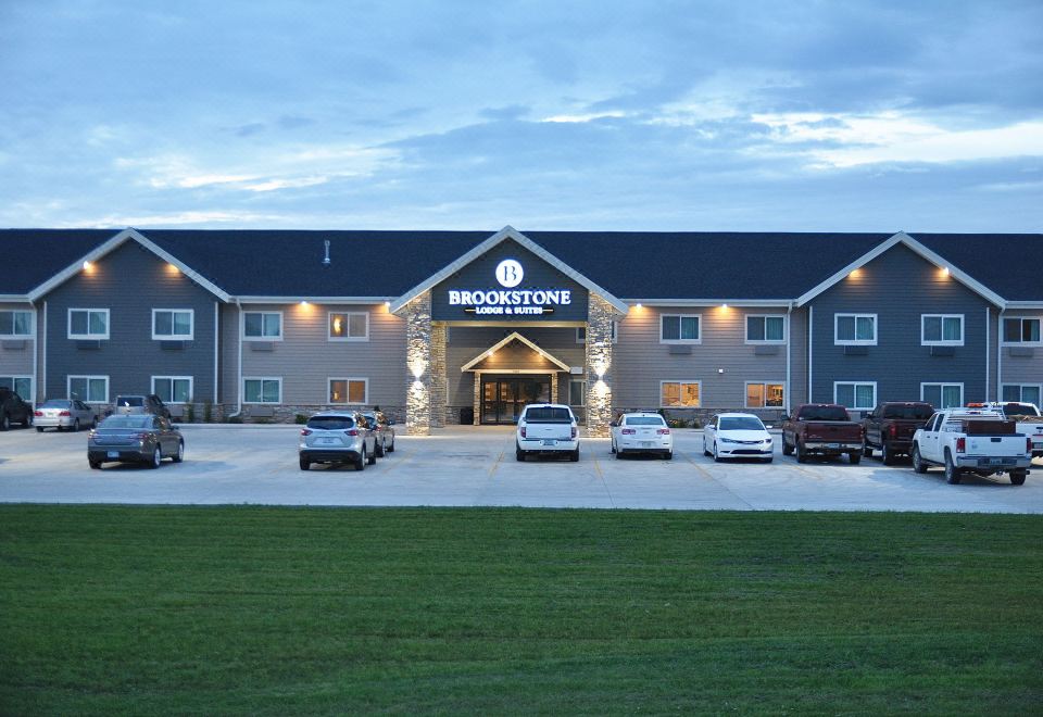 Brookstone Lodge & Suites,Algona Updated 2024 Reviews & Prices