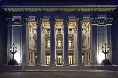 Four Seasons Hotel London at Tower Bridge Hotels in Лондон