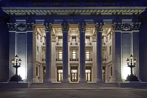 Four Seasons Hotel London at Tower Bridge Hotels in Lontoo