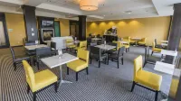 HOLIDAY INN EXPRESS & SUITES THUNDER BAY Hotels in Thunder Bay