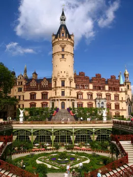 Hotel Am Schloß Hotels in der Nähe von Sieben Seen Center Schwerin