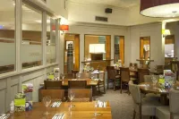 Premier Inn London Gatwick Airport (A23 Airport Way) Hotel - breakfast