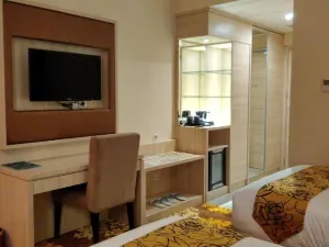 Grand Royal Denai Hotel