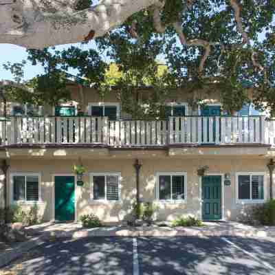 Sea Breeze Inn - Pacific Grove Hotel Exterior