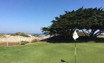 Sea Breeze Inn - Pacific Grove