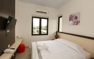 Summer Hotel Bitung Hotel dekat Kebun Binatang Tandurusa