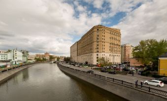 Makarov Hostel