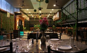 Hotel Shree Palace & Restaurant