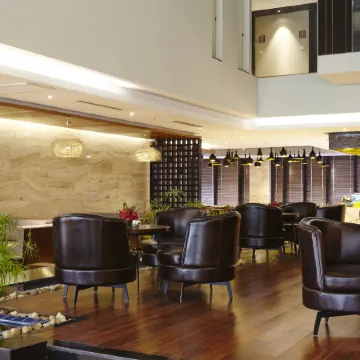 Lakeshore Grand Hotel