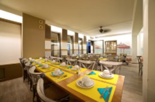 โรงแรมแกรนด์นอร์มานดี้ โดย CW Hotel Collection