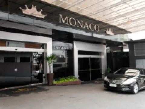 Summit Hotel Monaco โรงแรมในกัวรูลโฮส