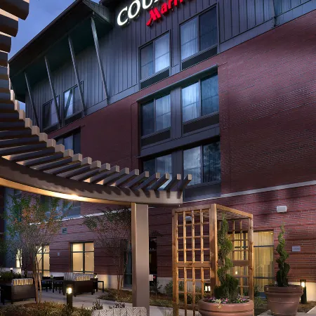 Courtyard Charleston Summerville