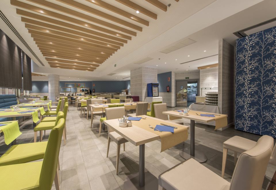 4. 마드리드 메리어..