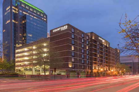 Courtyard Louisville Downtown Отели рядом с достопримечательностью «Мохаммед Али-центр»