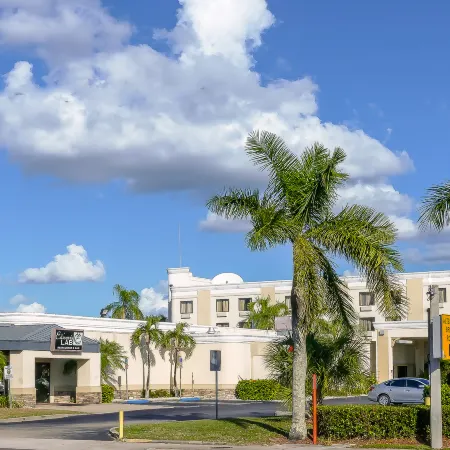 Holiday Inn FORT MYERS - DOWNTOWN AREA by IHG Отели рядом с достопримечательностью «Эдисон энд Форд Уинтер Эстэйтс»