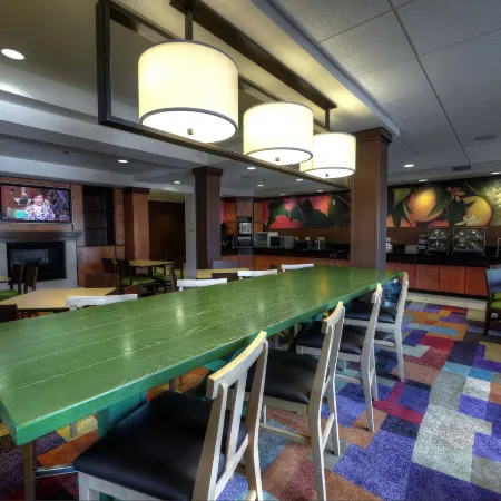 Fairfield Inn & Suites Sacramento Airport Natomas Отели рядом с достопримечательностью «Арена Арко»