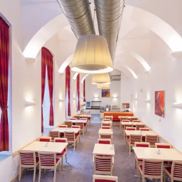 Exe City Park Hotel Отели рядом с достопримечательностью «Государственная пражская Опера»