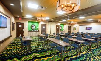 Holiday Inn Express & Suites Perry-National Fairground Area