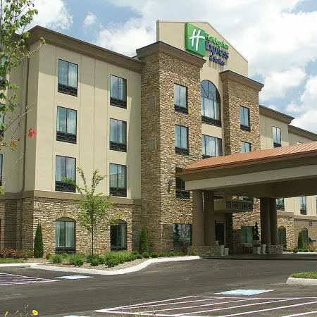 Holiday Inn Express & Suites Cleveland Northwest by IHG