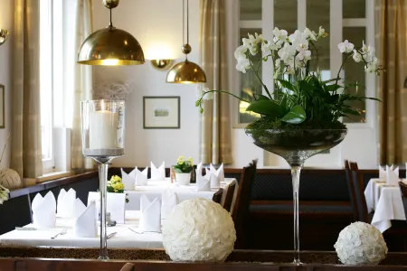 Gasthof & Metzgerei Zur Einkehr Отели рядом со станцией ERLANGEN Hauptbahnof Railway Station