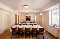Hotel Zur Burg Gmbh Hotels in GroB Nemerow