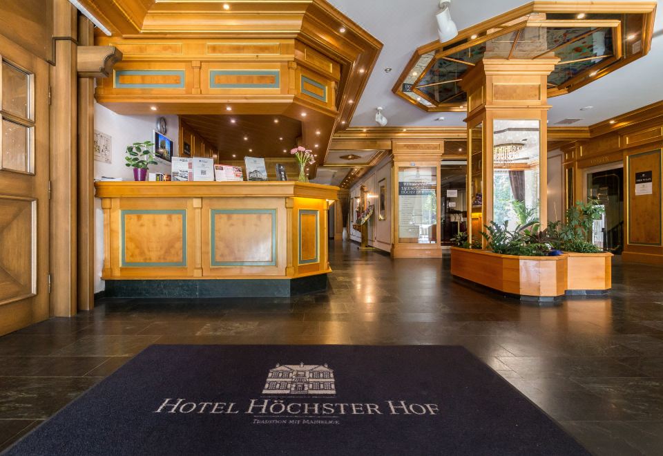 Tagungshotel Hochster Hof Over view