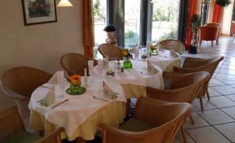 Wirth z ´ Moosham - Housity