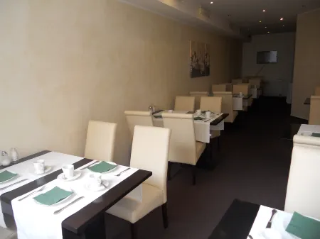 Am Hexenturm Отели в г. Юлих